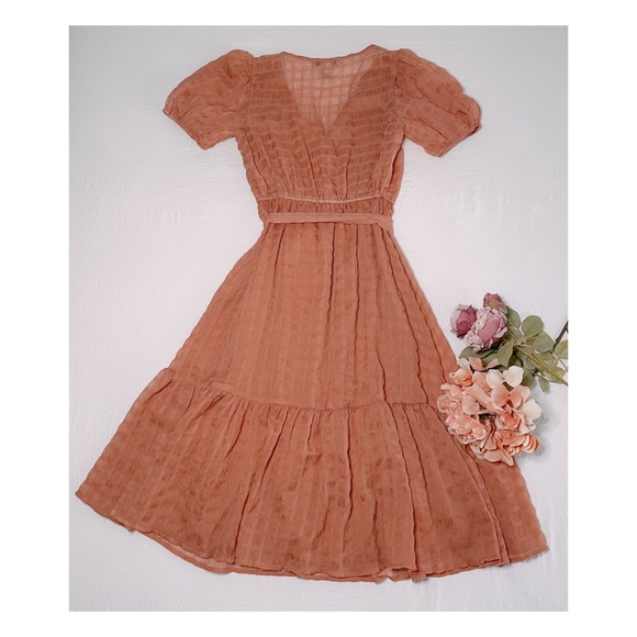 Clad & Cloth Simple Beaut puff sleeve midi dress - Picture 10 of 14